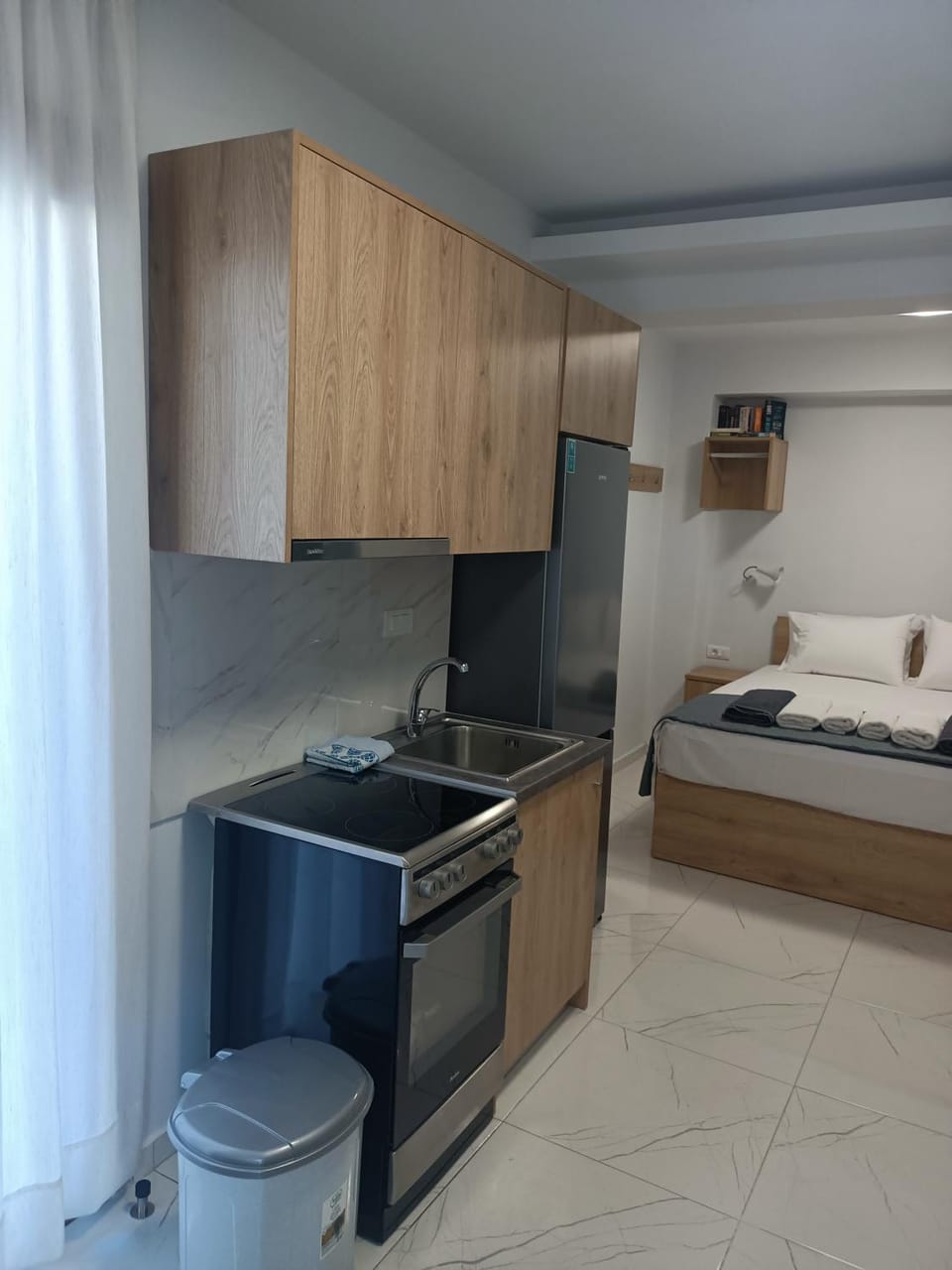Bed, Kitchen or kitchenette, Photo of the whole room, Bedroom, oven