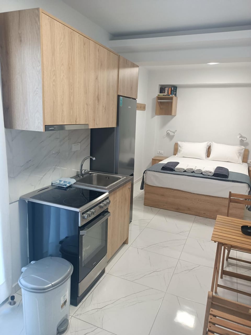 Bed, Kitchen or kitchenette, Photo of the whole room, Bedroom, oven
