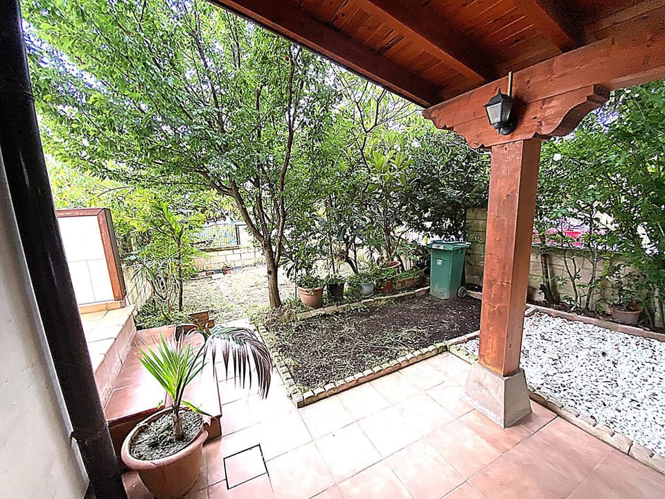 Patio, Garden, Garden, Balcony/Terrace, Balcony/Terrace, Garden view