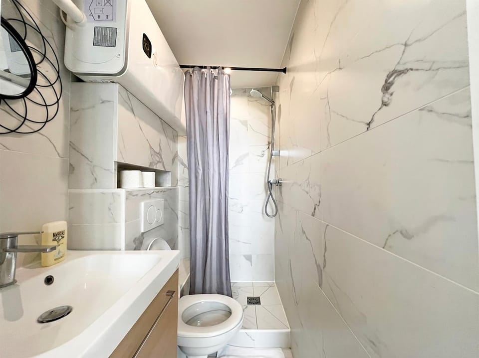 Studio 08 - Paris Faubourg Bail Mobilité Apartment in Paris