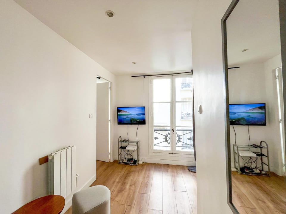 Studio 08 - Paris Faubourg Bail Mobilité Apartment in Paris