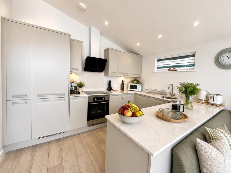 Stunning Seafront Bungalow - 2 Bed - Panoramic Sea Views - Westward Ho! House in Westward Ho