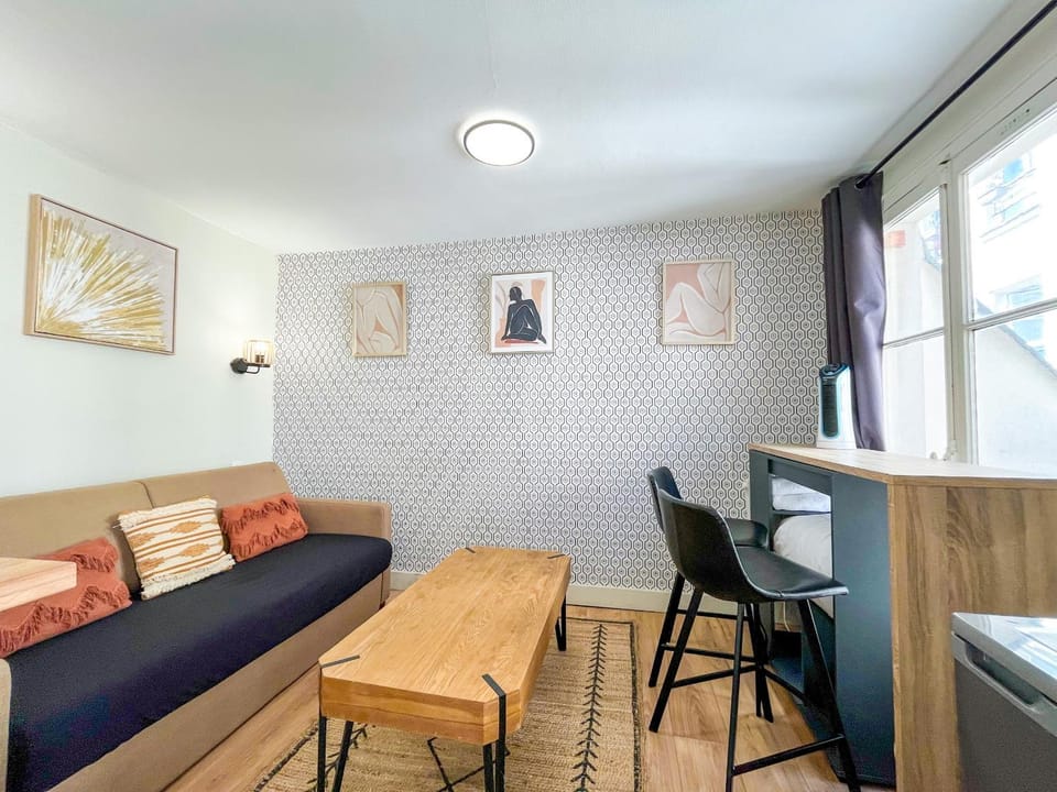 Studio 13 - Paris Faubourg Bail Mobilité Apartment in Paris