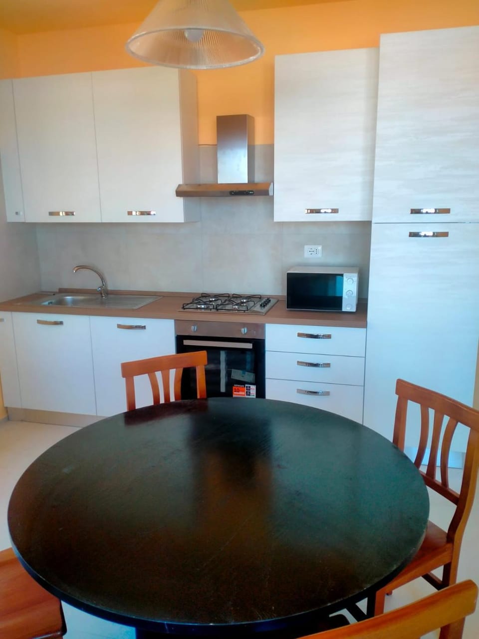 Kitchen or kitchenette, Dining area, stove