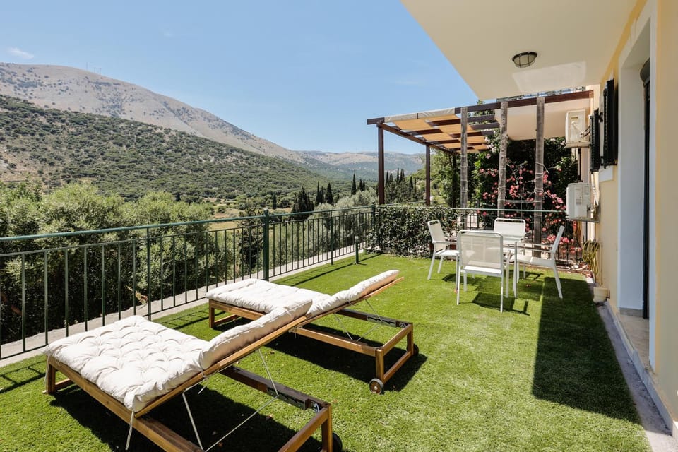 Nikos and Vicky's House House in Agia Effimia