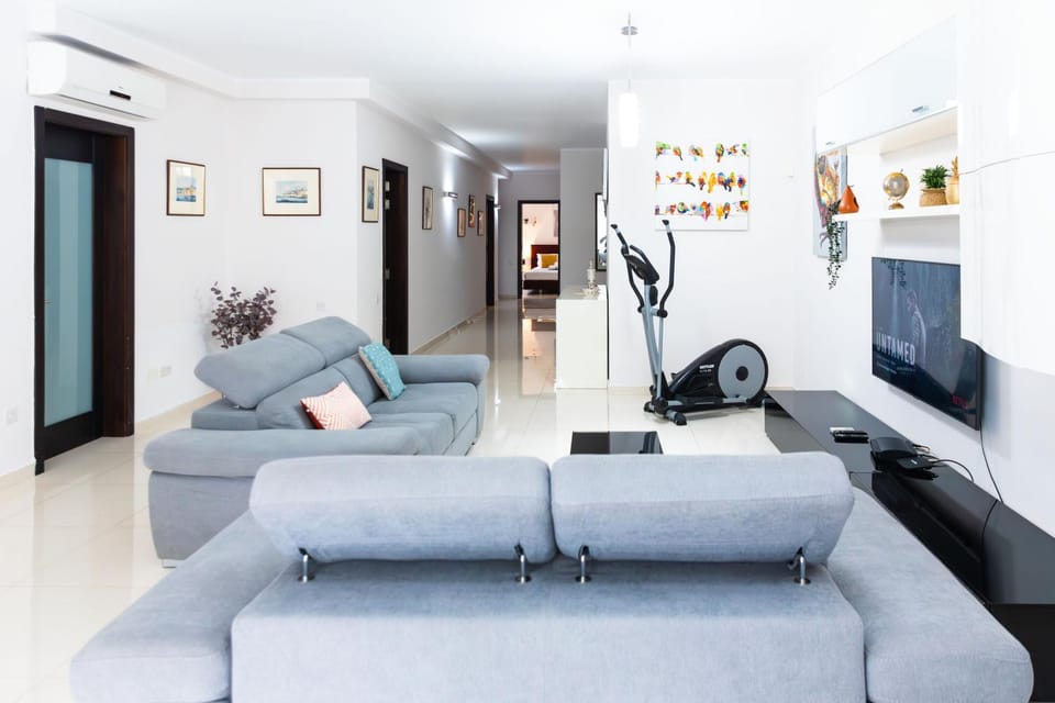 Beautiful 3BR w Private Jacuzzi by Arco Collection Apartment in Malta