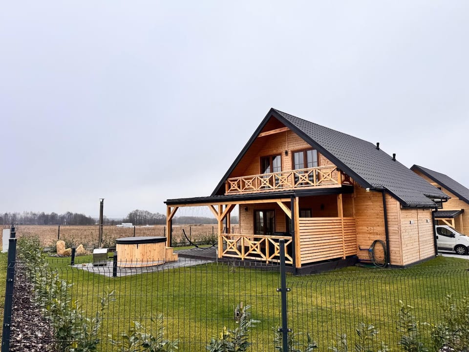 GóRSKA CHATA JAWOREK House in Lower Silesian Voivodeship