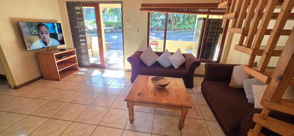 Property building, TV and multimedia, Living room