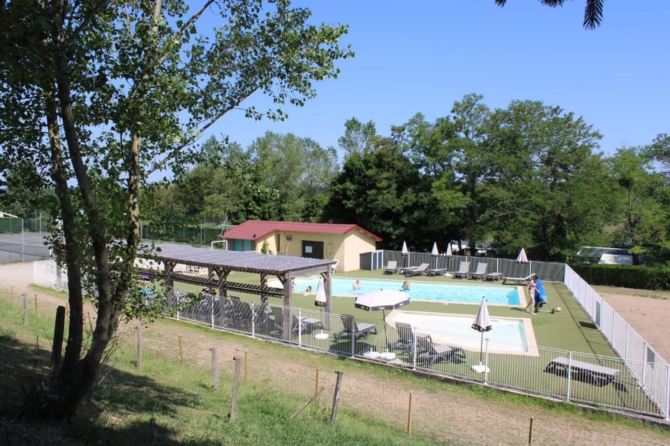 Swimming pool, Swimming pool