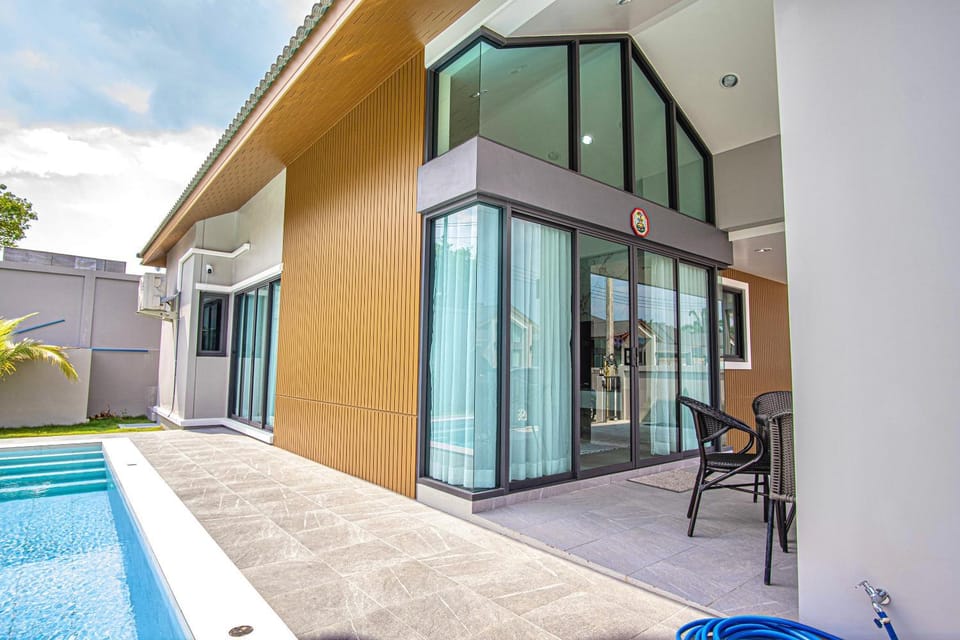 Balcony/Terrace, Pool view