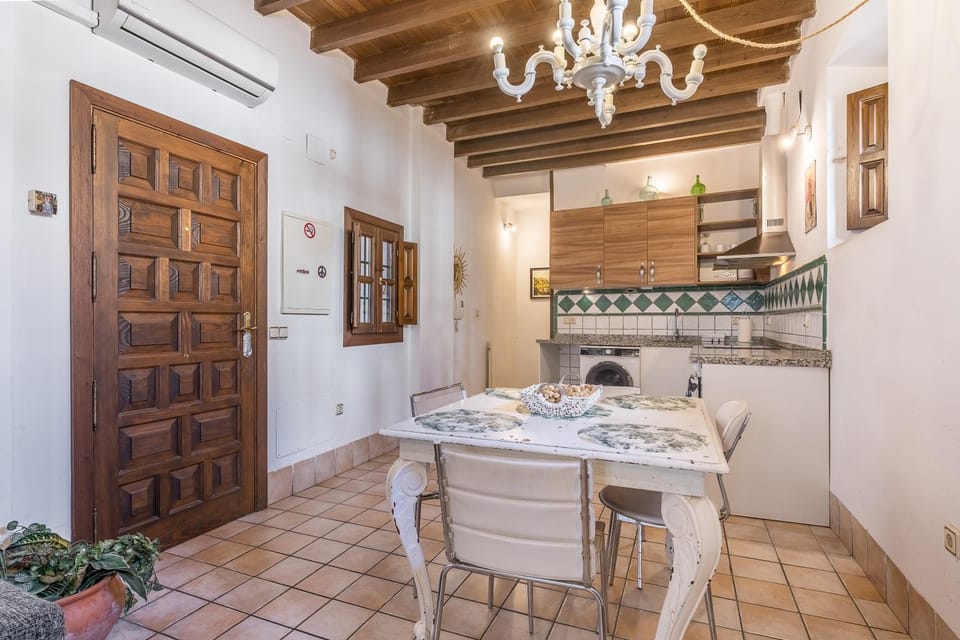 Property building, Kitchen or kitchenette, Living room