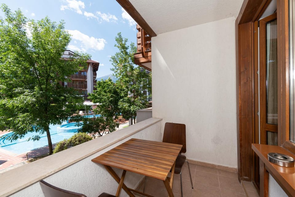 View (from property/room), Balcony/Terrace, Pool view