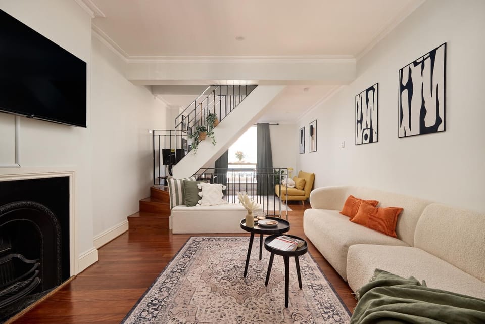 TV and multimedia, Living room, Seating area