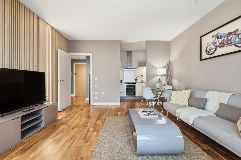 TV and multimedia, Living room, Dining area