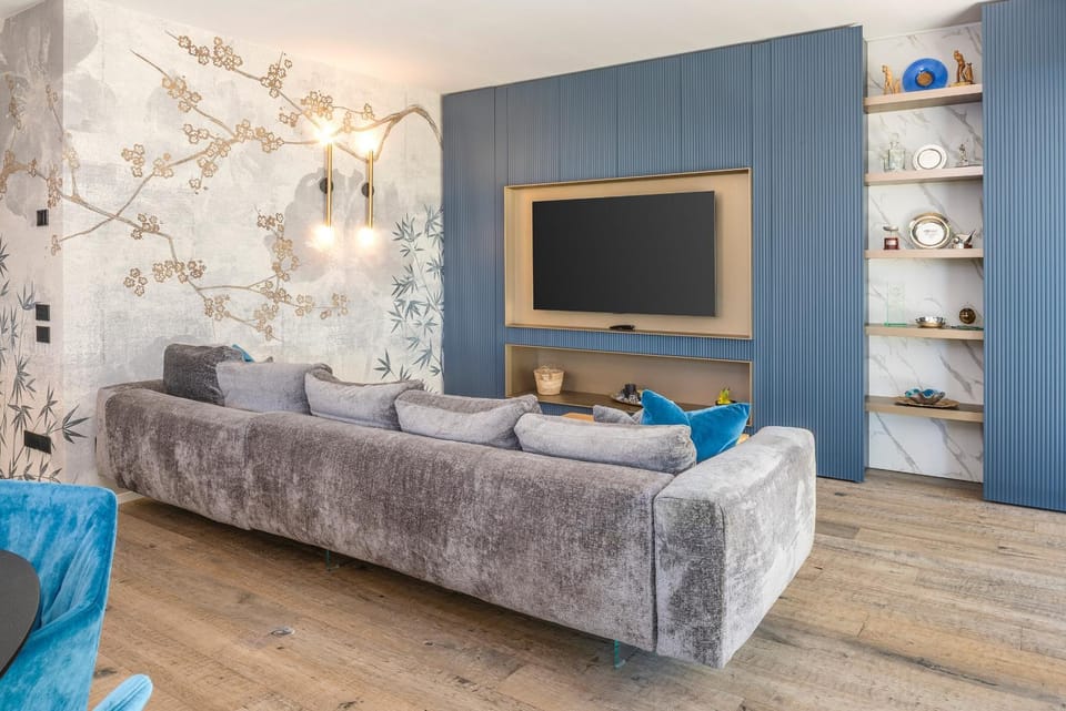 Communal lounge/ TV room, Living room