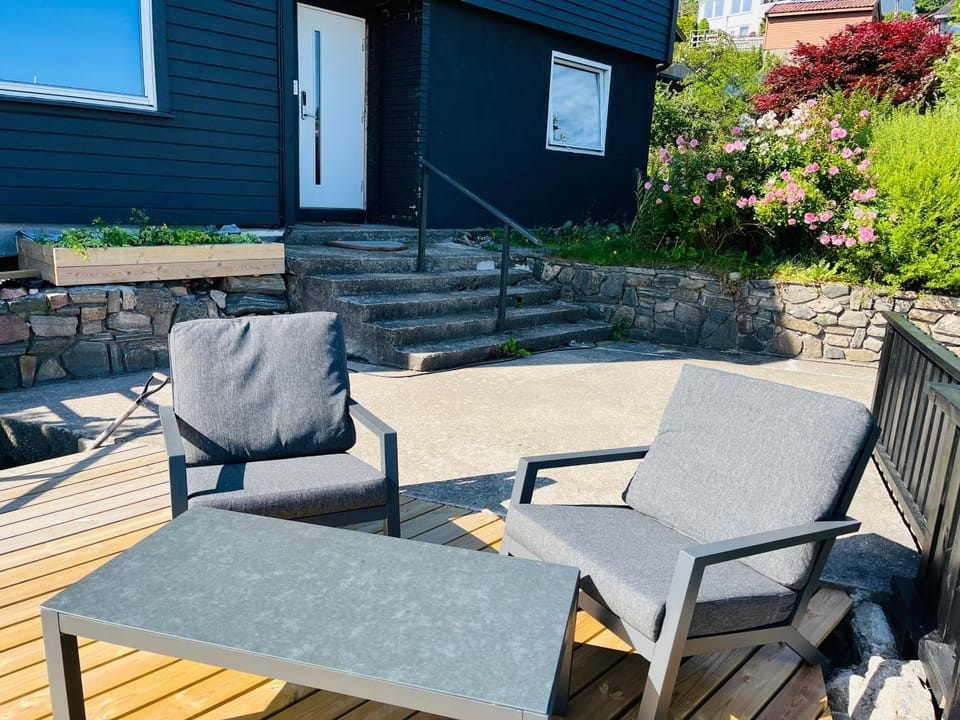 Patio, Balcony/Terrace, Seating area