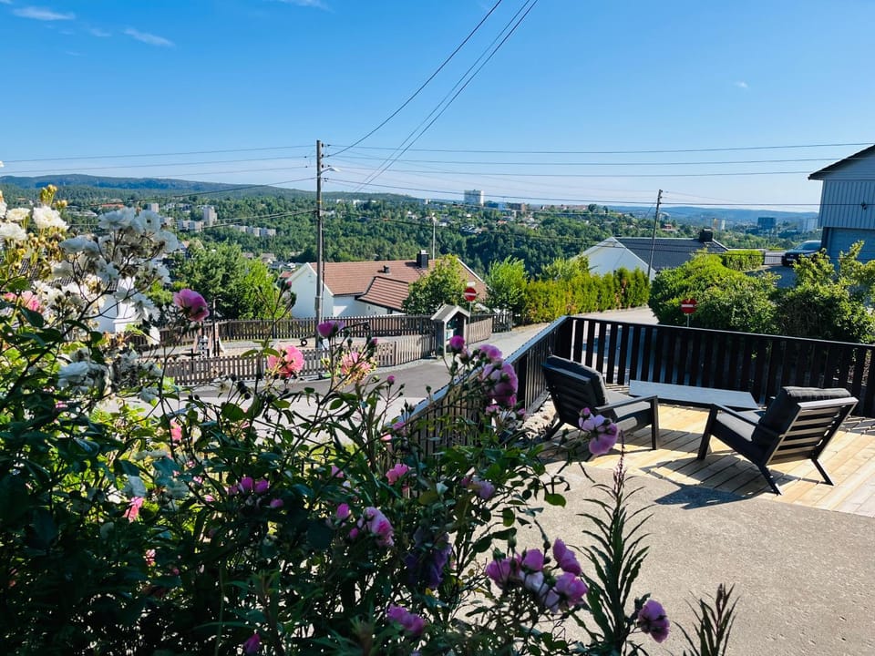 View (from property/room), Balcony/Terrace, Balcony/Terrace, Dining area
