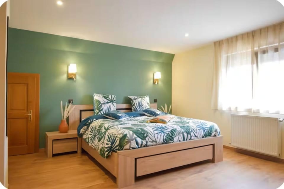 Bed, Photo of the whole room, Bedroom, towels, wardrobe