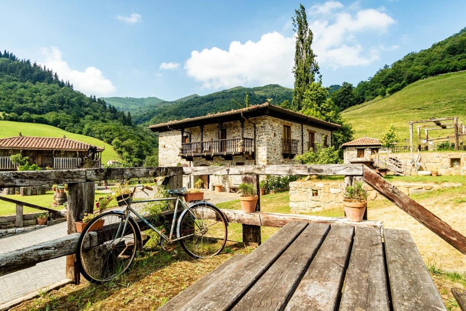 Property building, Day, Natural landscape, Garden, Garden view, Mountain view