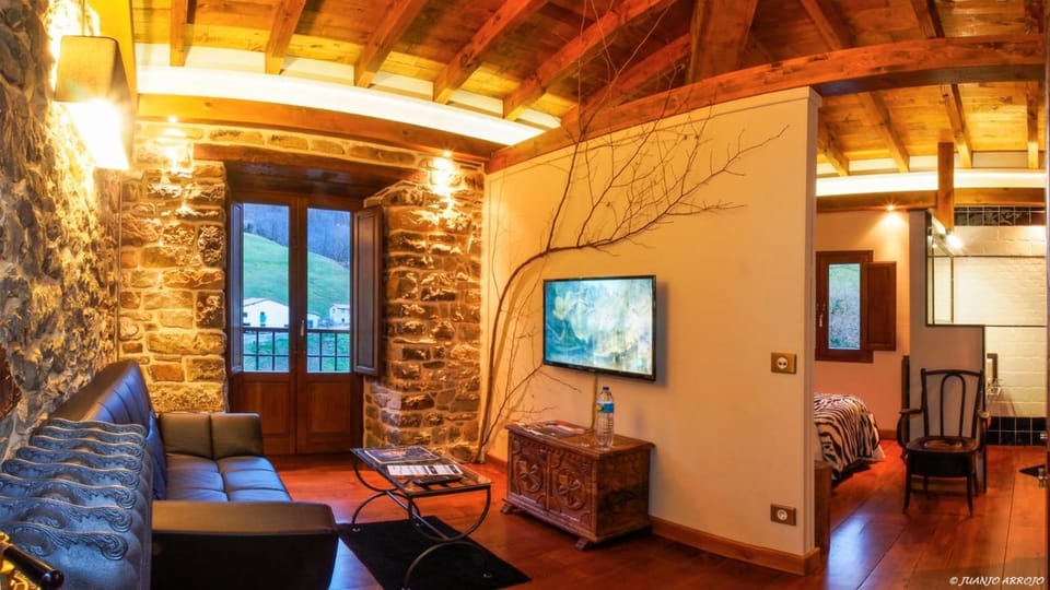 TV and multimedia, Living room, Seating area
