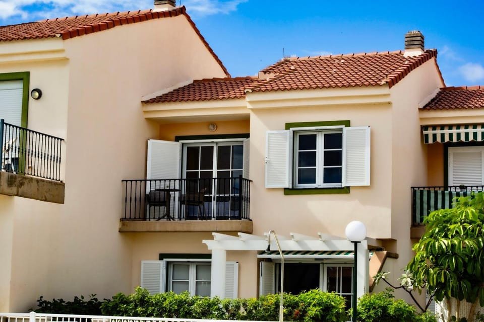 Property building, Balcony/Terrace