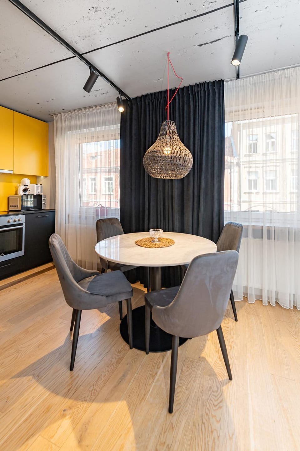 Kitchen or kitchenette, Living room, Seating area, Dining area