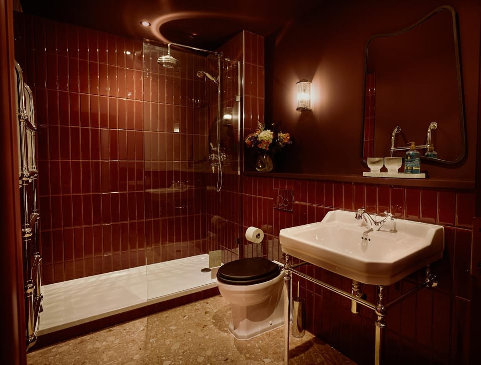 Shower, Toilet, Bathroom