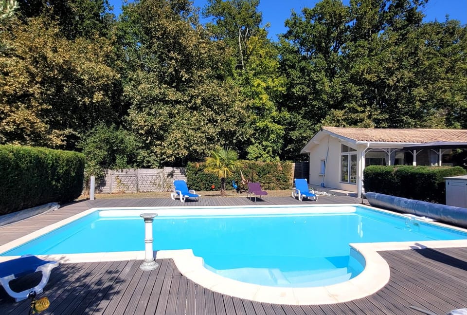 Pool view, Swimming pool, sunbed