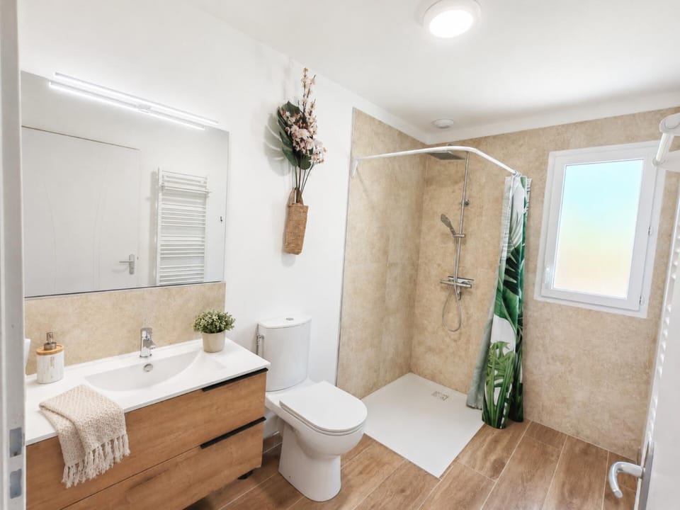 Shower, Bathroom