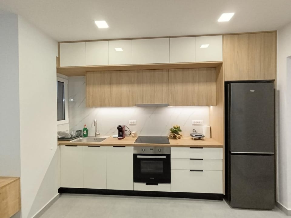 Kitchen or kitchenette, oven, stove