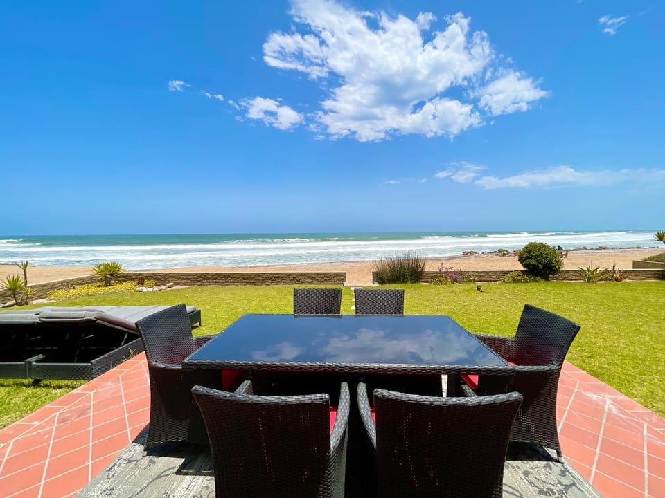 Hazel Cove Seafront Retreat Apartment in Namibia
