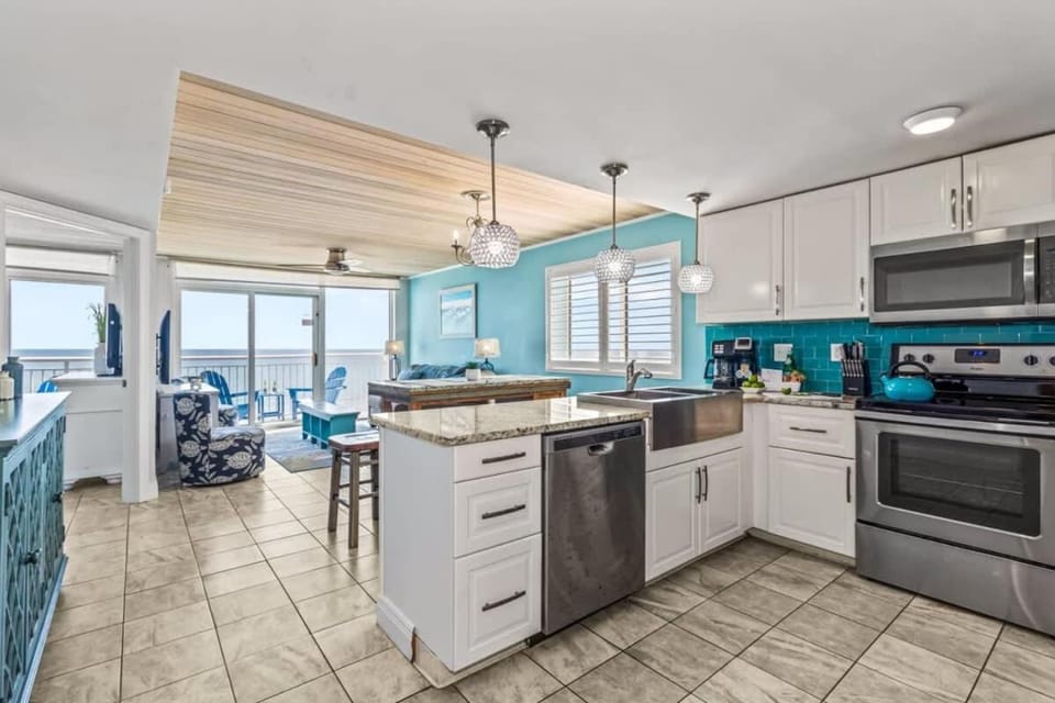 Andalusian Bliss by Casanita - Luxury 3BR Suite House in Myrtle Beach
