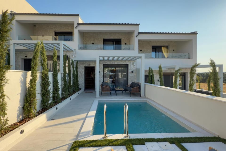 Garden, Swimming pool