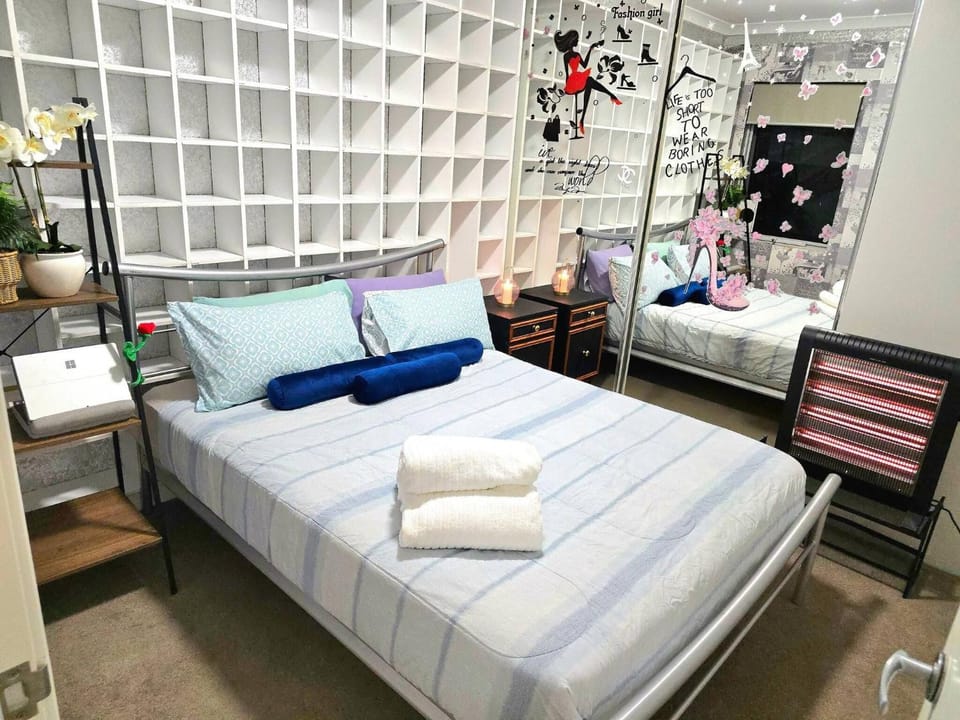 Bed, Bedroom
