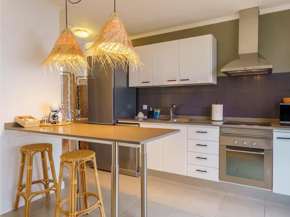 Kitchen or kitchenette, Dining area, dishwasher, microwave, oven, stove
