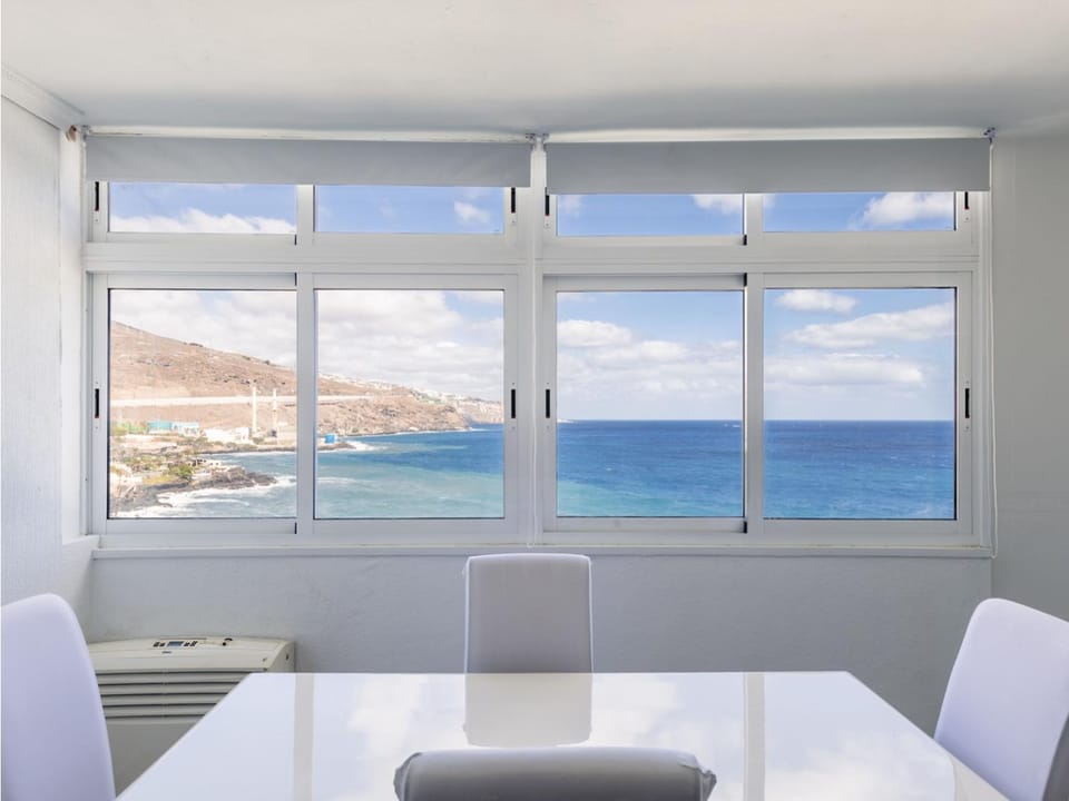 View (from property/room), Dining area, Sea view