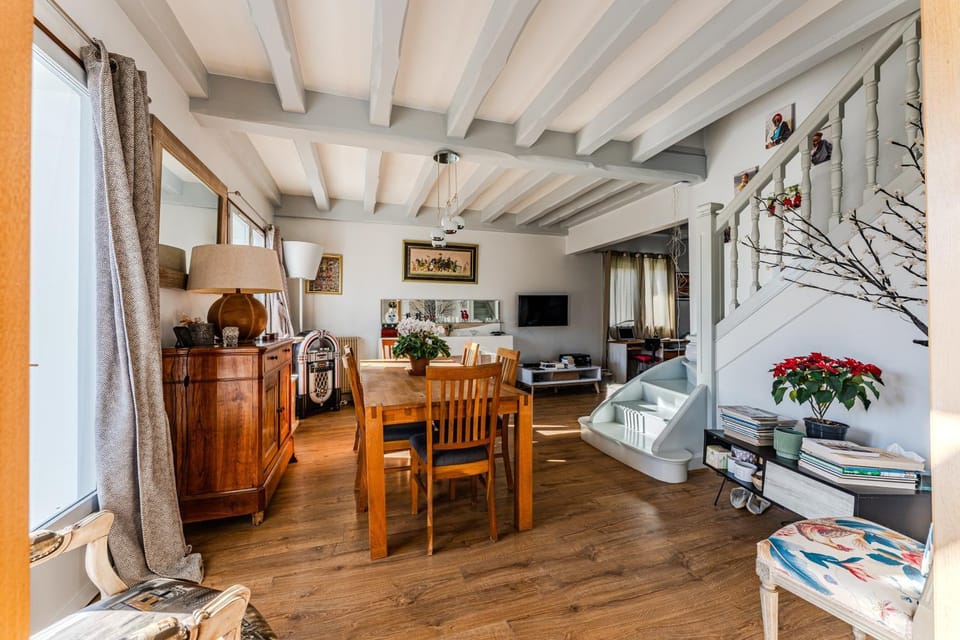 Property building, Living room