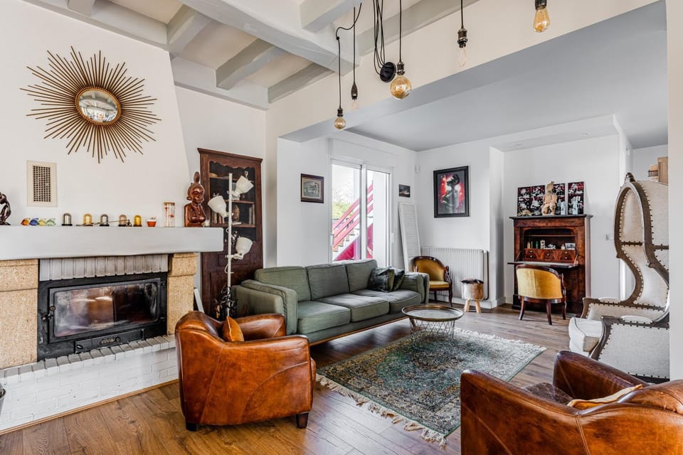 Property building, Living room