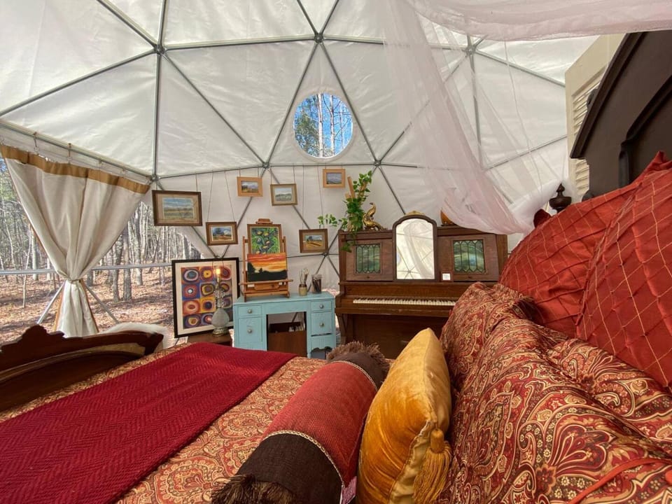 Forest Dome Near Lake Oconee Artistic Design Luxury tent in Lake Oconee