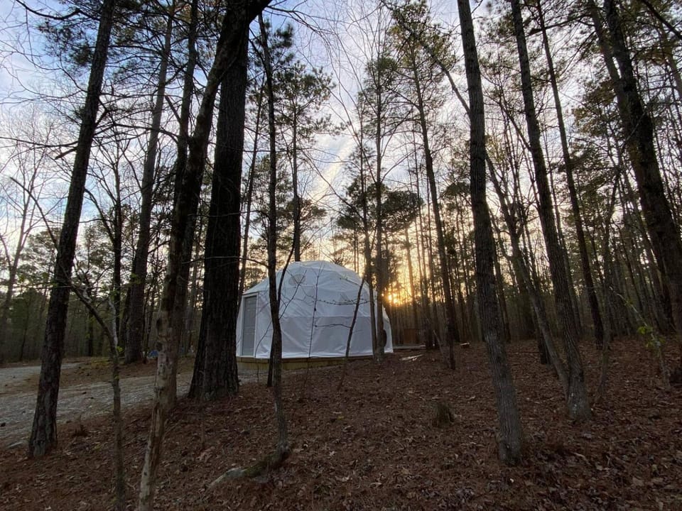 Forest Dome Near Lake Oconee Artistic Design Luxury tent in Lake Oconee