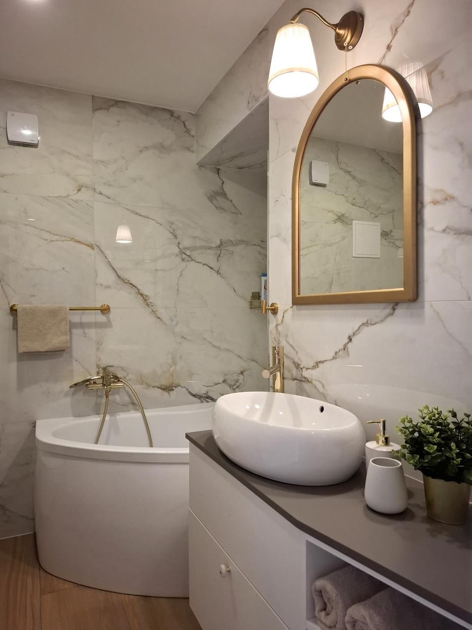 Bathroom, Bath