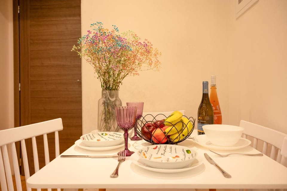 Food and drinks, Dining area