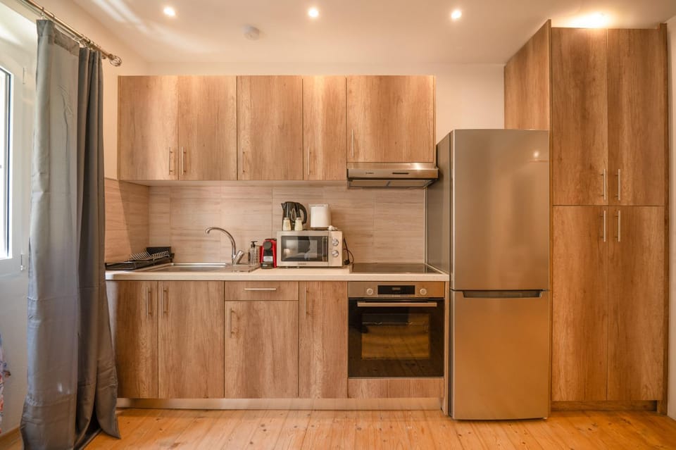 Coffee/tea facilities, Kitchen or kitchenette, oven