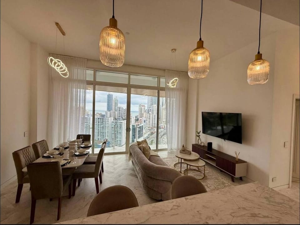 Communal lounge/ TV room, TV and multimedia, Living room, Dining area