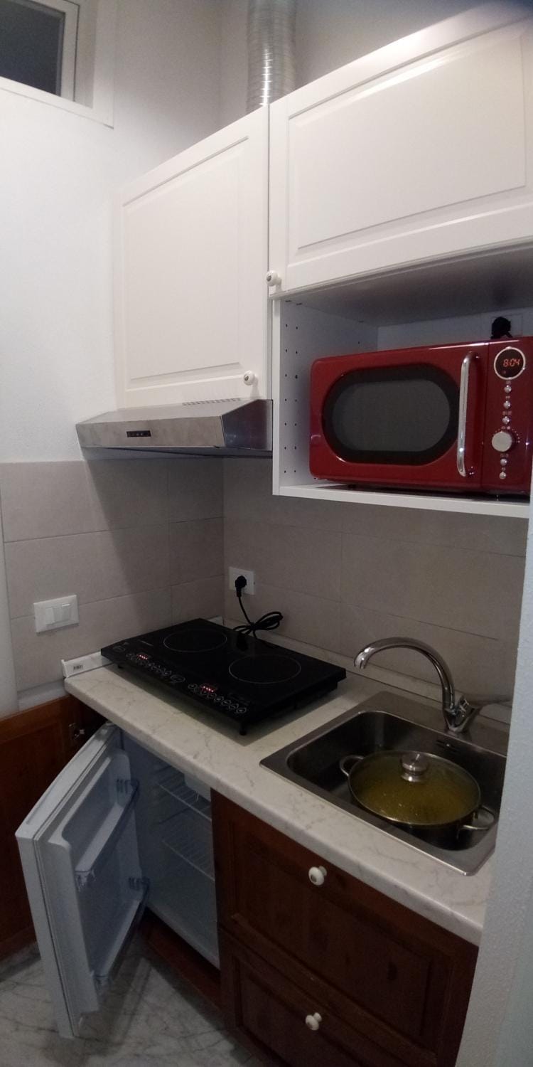 Kitchen or kitchenette