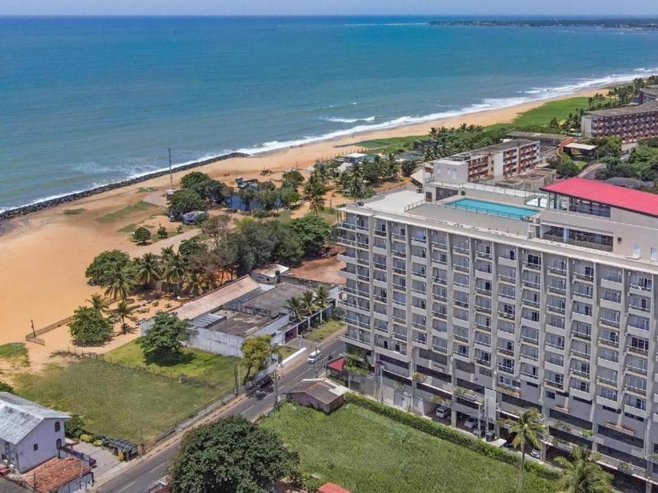 Ocean Breeze Negombo by Wavelet360 Apartment in Negombo