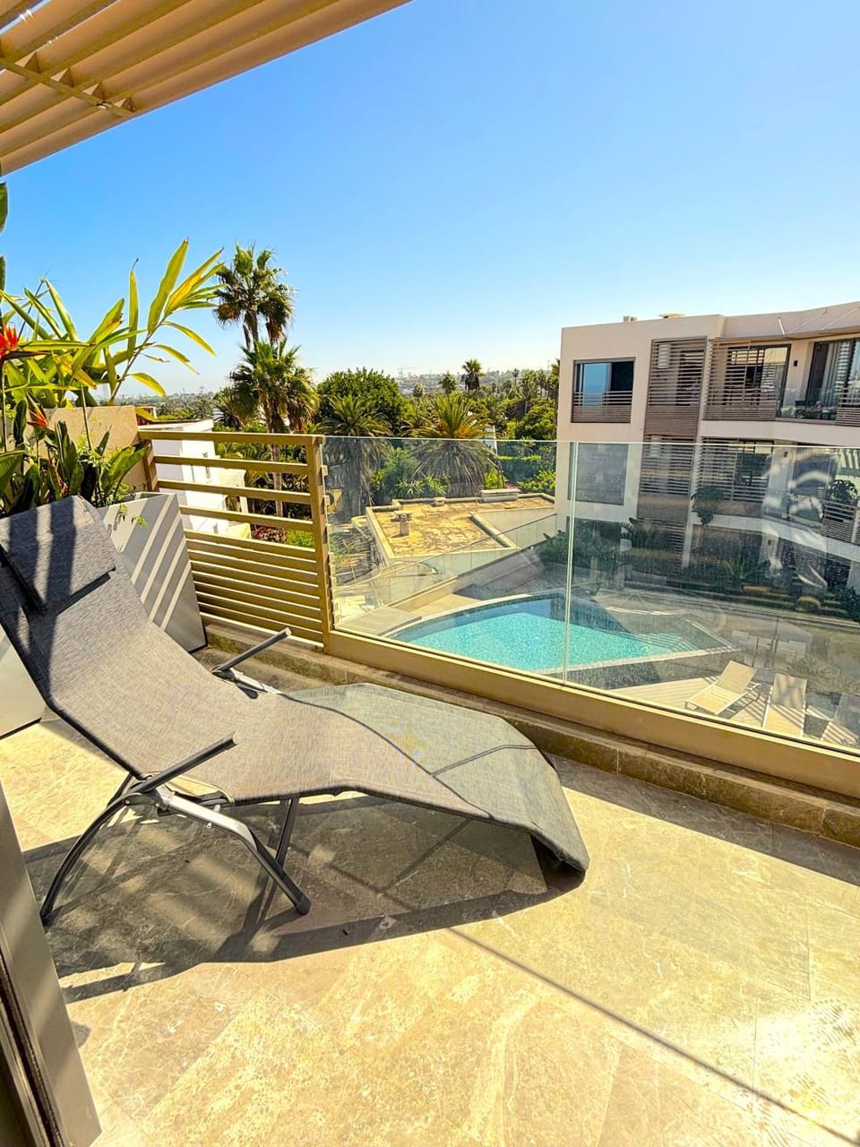 Property building, Patio, View (from property/room), Balcony/Terrace, Pool view, Swimming pool, sunbed