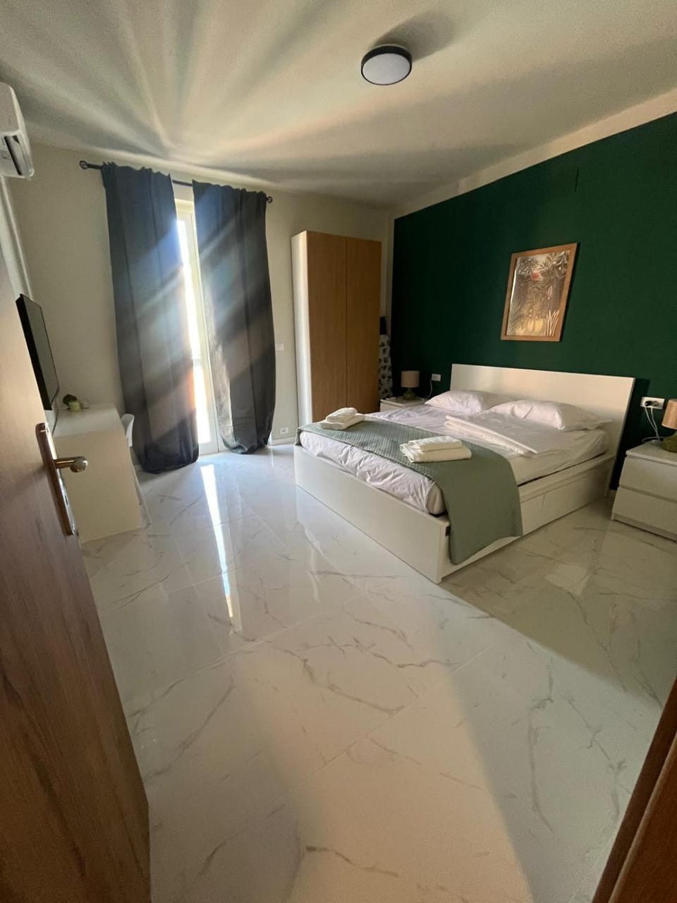 Bed, Bedroom