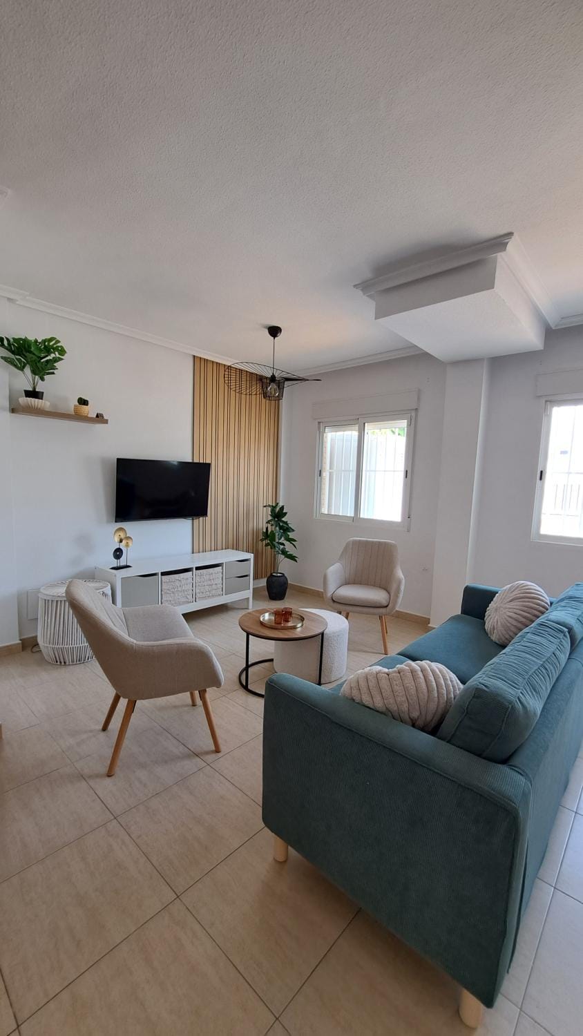 Communal lounge/ TV room, TV and multimedia, Living room, air conditioner