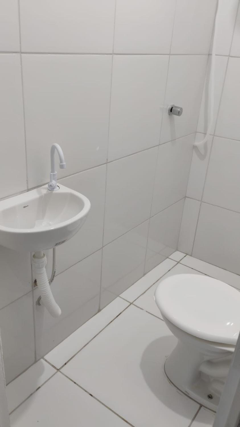 Shower, Toilet